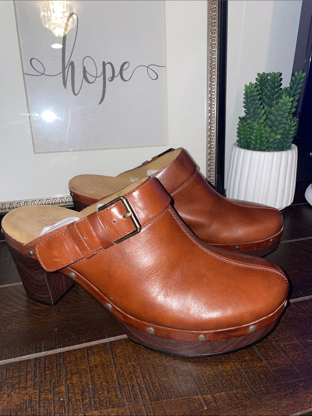 Clarks Artisan Ledella York Leather Clog Mules with Buckle Size 8.5 Like New